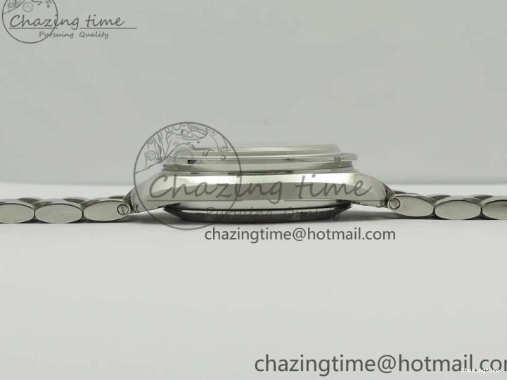 0318 WaterResistant Speedmaster SS Sapphire Crystal Panda White Black Dial on SS Bracelet Manual Winding Chrono Movement 7956